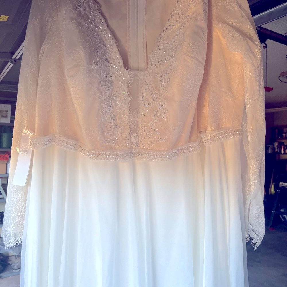 Plus Size 28 wedding dress nwt
